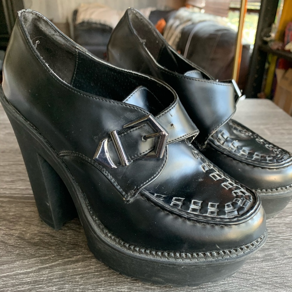 Creeper style platform chunky heels